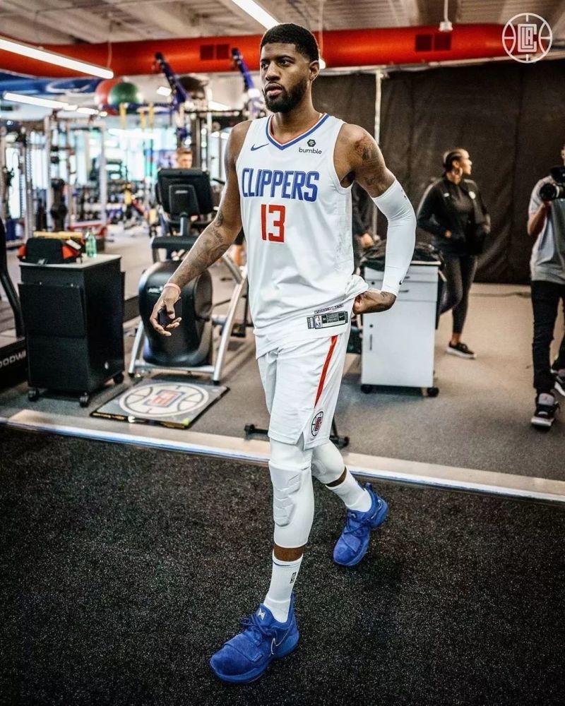 本赛季俱乐部双人组进球榜：凯恩+迪亚斯37球高居第一（本赛季俱乐部双子星进球榜：凯恩与迪亚斯合轰37球领跑）