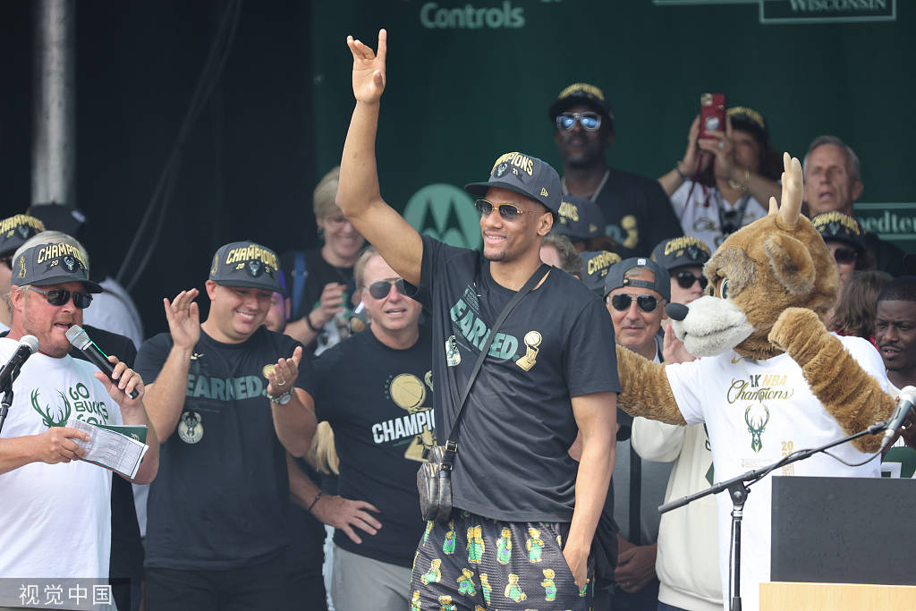 穆帅：我坚信我们还没出局；今天裁判很有风格但水平不高（穆帅：我们尚未出局；今夜裁判有风格但水准一般）