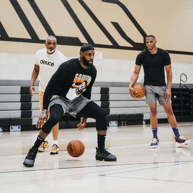 卖奖杯、卖主力、等收购，破产后的球队何去何从（破产之后：卖奖杯、清主力、待收购的球队路在何方）