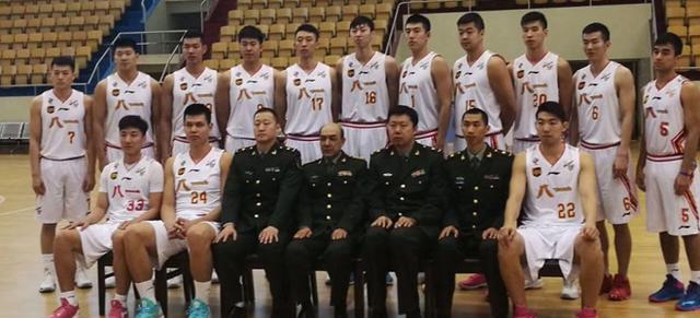 马科斯-阿隆索：祖父说迪斯蒂法诺比梅西出色，时代标准不同（马科斯-阿隆索：祖父认为迪斯蒂法诺强于梅西，各时代评判标准不同）